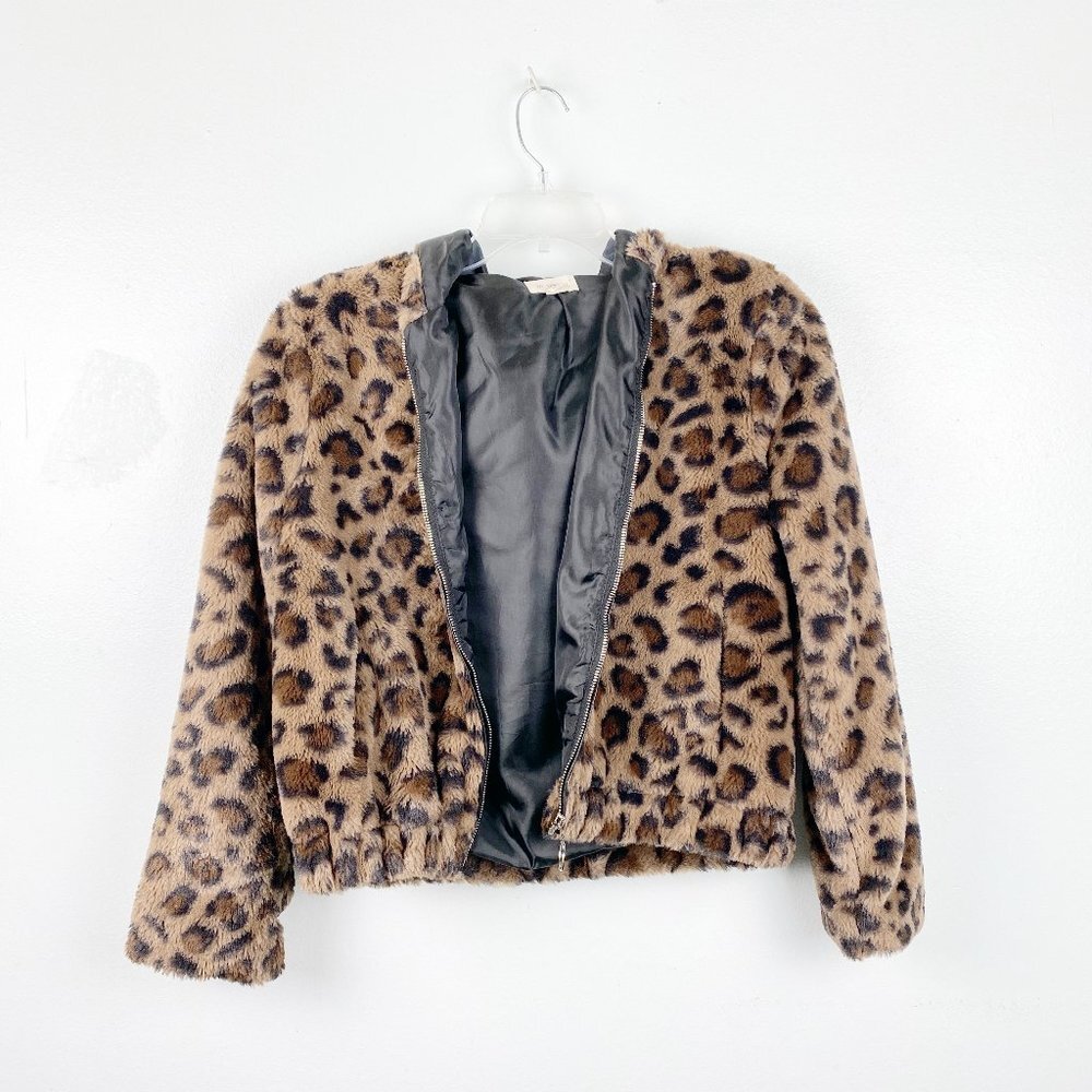 ⭐️ SJL APPAREL Leopard Fuzzy Zip Up Jacket Medium